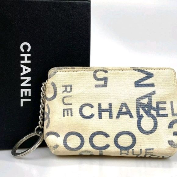 Chanel Pouch Chanel CANVAS CHANEL LOGO WHITE SILVER AUTHENTIC. - Picture 11 of 11